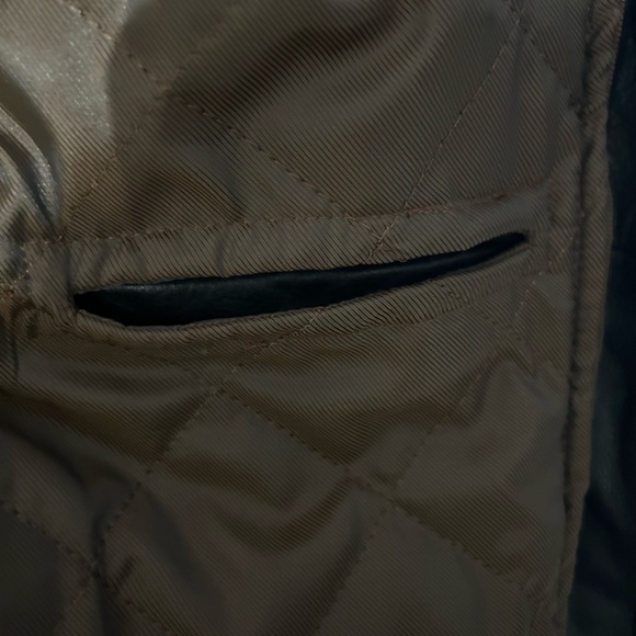 Danier leather jacket size medium - Picture 10 of 10